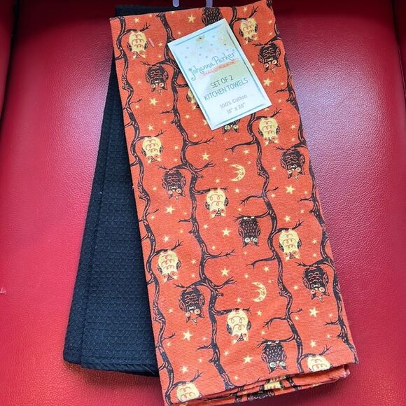 NWT Johanna Parker Halloween kitchen towels - Picture 1 of 3